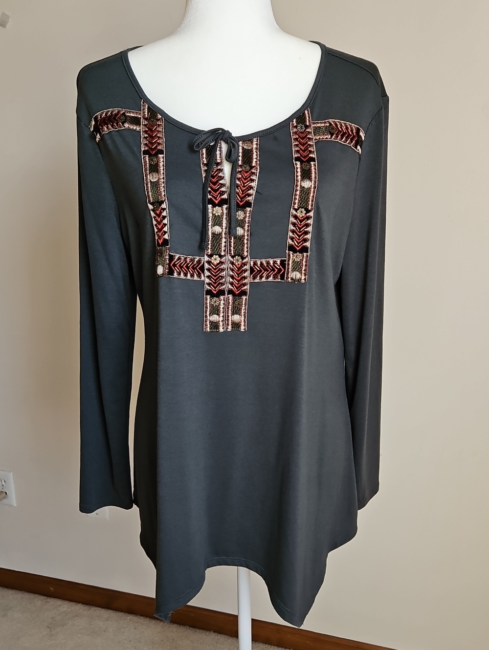 Style & Co Scoop Tie Neck Embroidered Tribal Boho Long Sleeve Top SZM Green